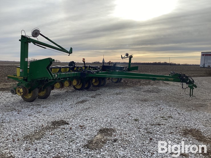 1996-john-deere-7200-image-4