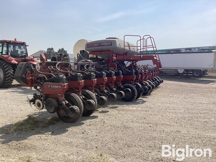 2014-case-ih-1250-image-7