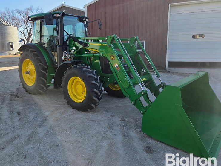 2024-john-deere-5095m-image-3