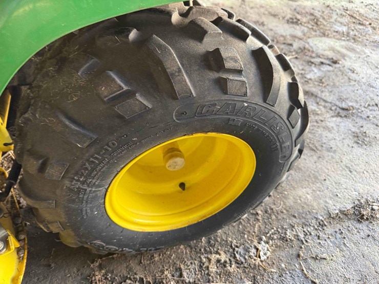 john-deere-x320-image-9