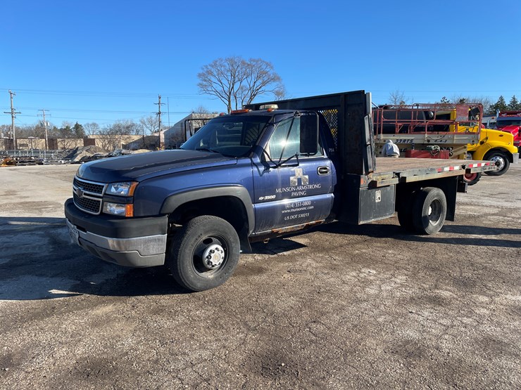 2005-chevrolet-3500-image-1