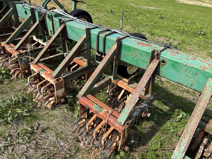 john-deere-12-image-21