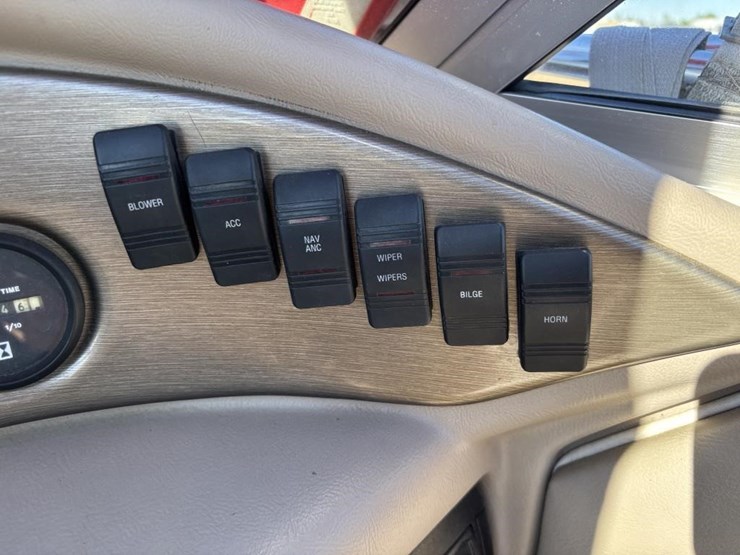 2000-unknown-trailer-image-21