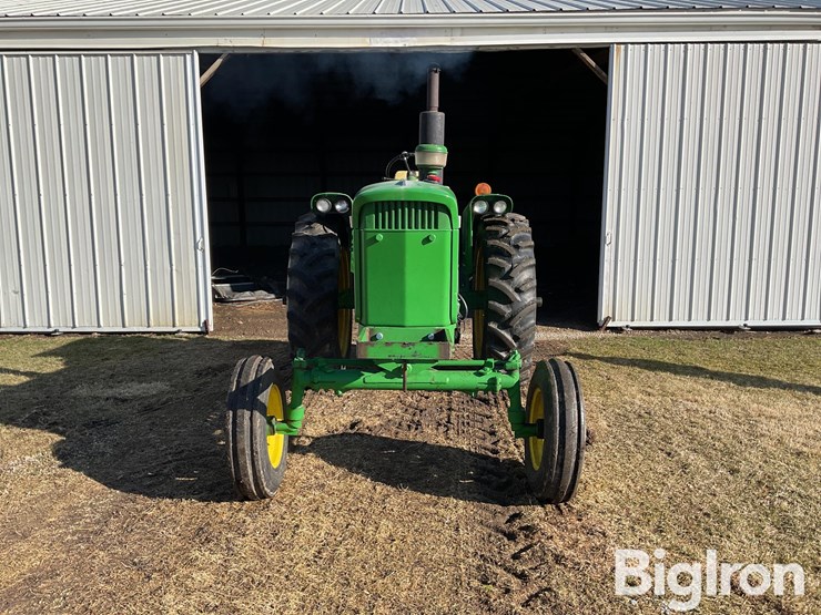 john-deere-3020-image-2