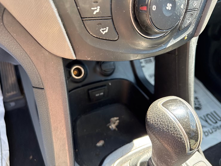 2015-hyundai-santa-fe-image-27