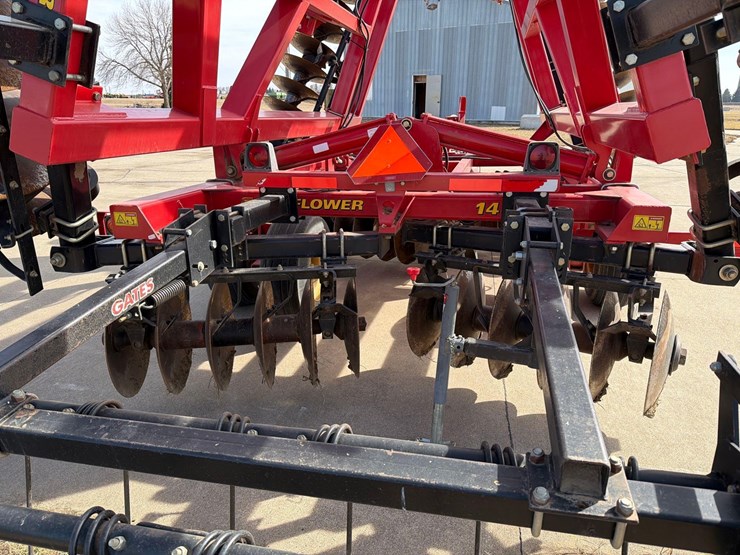 2008-sunflower-1435-image-25