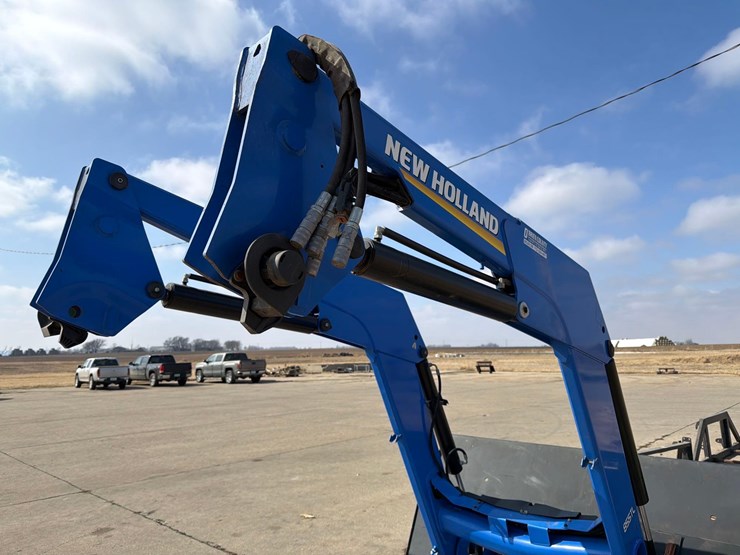 2013-new-holland-855tl-image-18