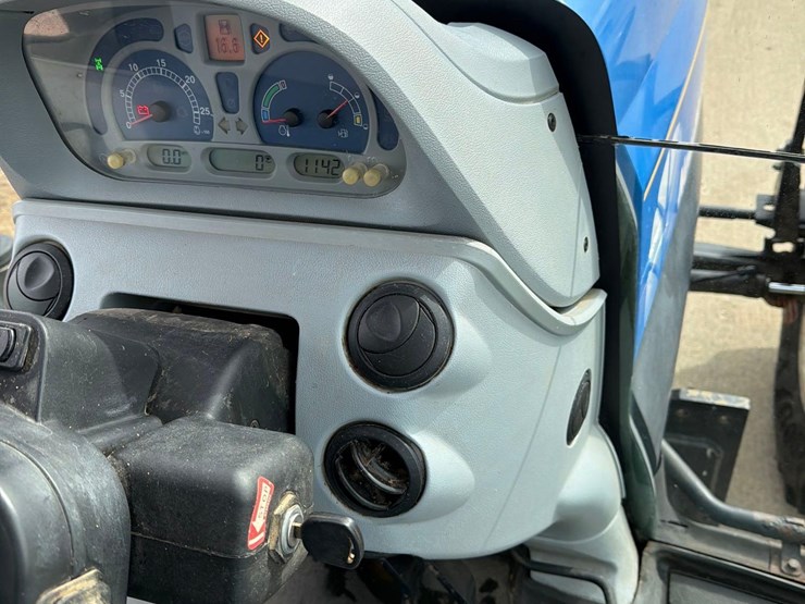 2011-new-holland-t6030-plus-image-46