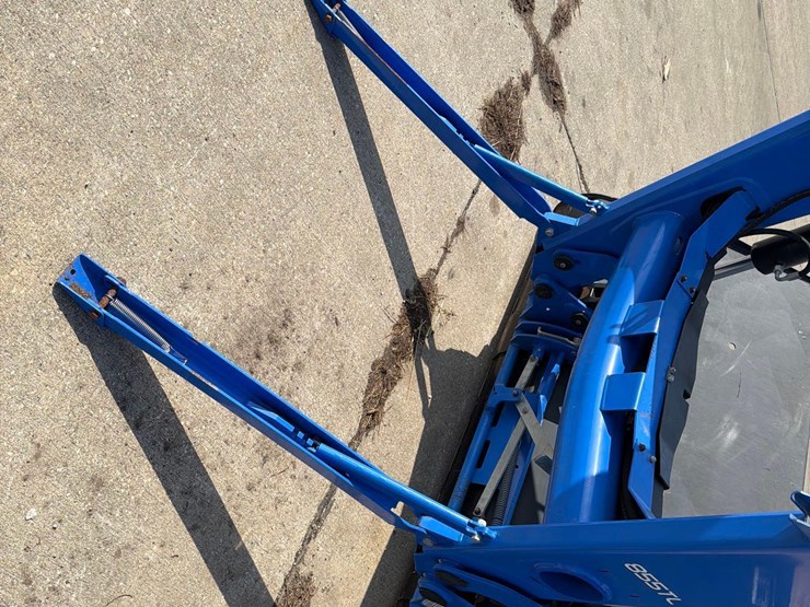 2013-new-holland-855tl-image-17