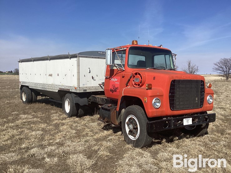 1978-ford-8000-image-3