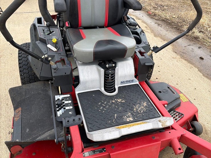 2019-toro-zero-turn-lawnmower-image-23