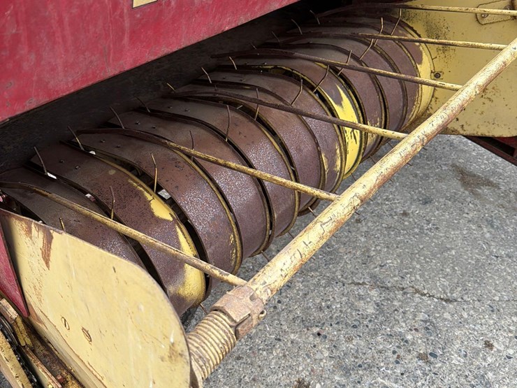 new-holland-271-image-24