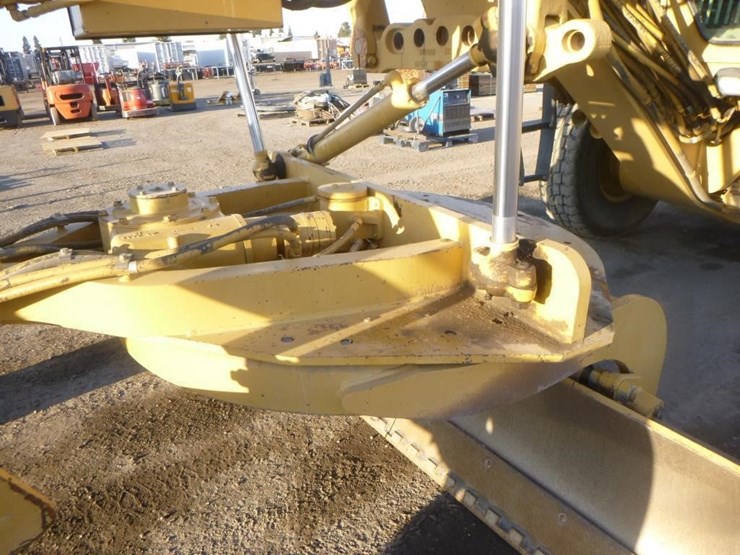 2006-caterpillar-143h-image-19