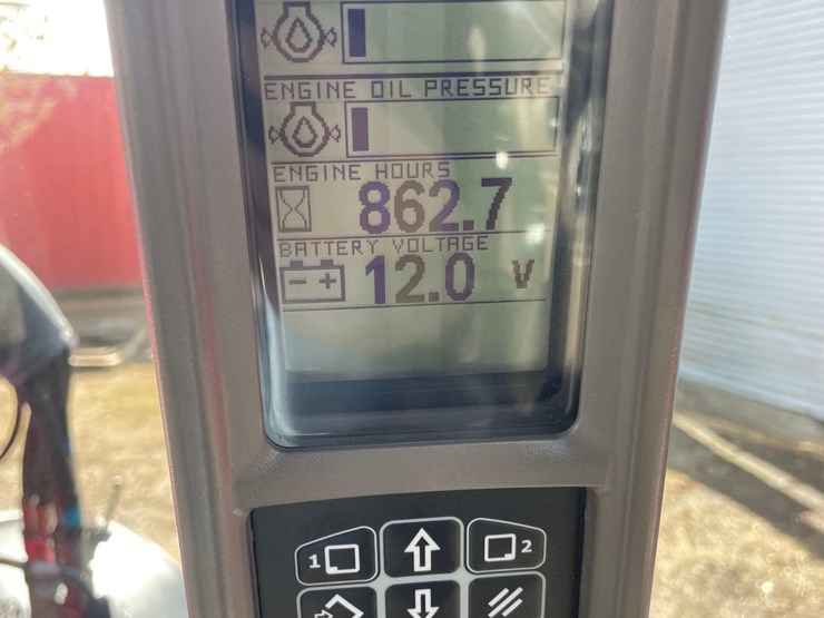 2013-case-ih-l765-image-46