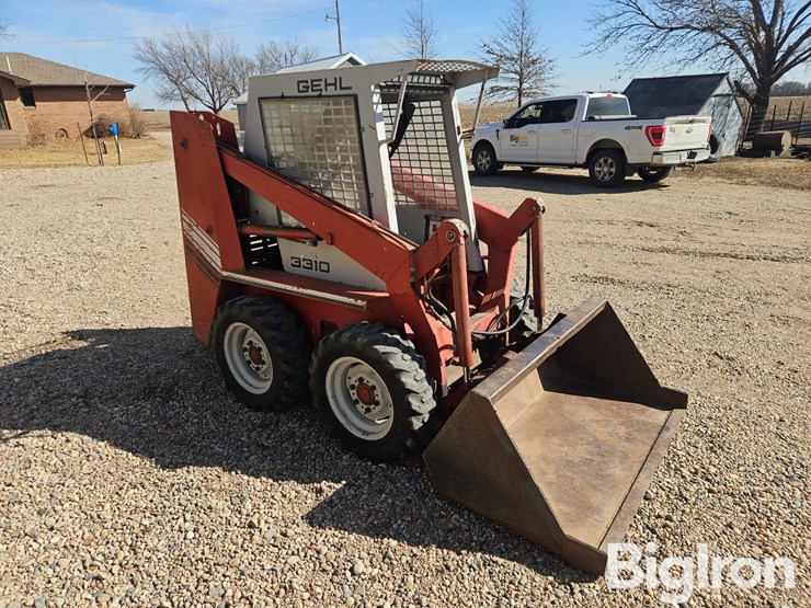 gehl-3310-image-3