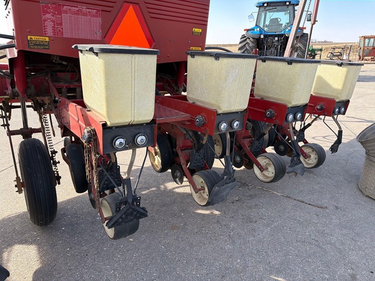 international-800-image-17