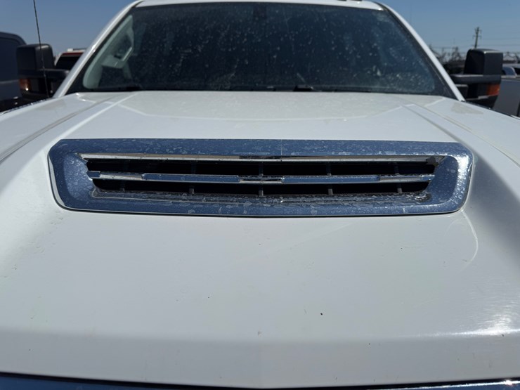 2019-chevrolet-3500hd-image-24