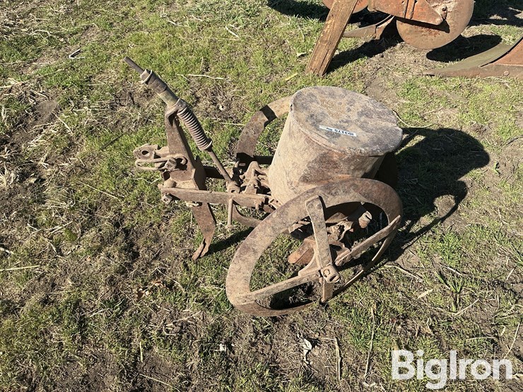 1-row-planter-image-4