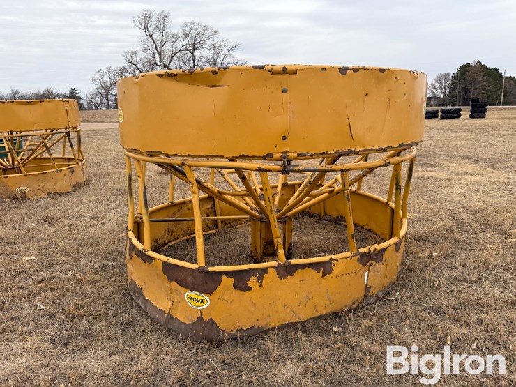 sioux-hanging-bale-feeder-image-7