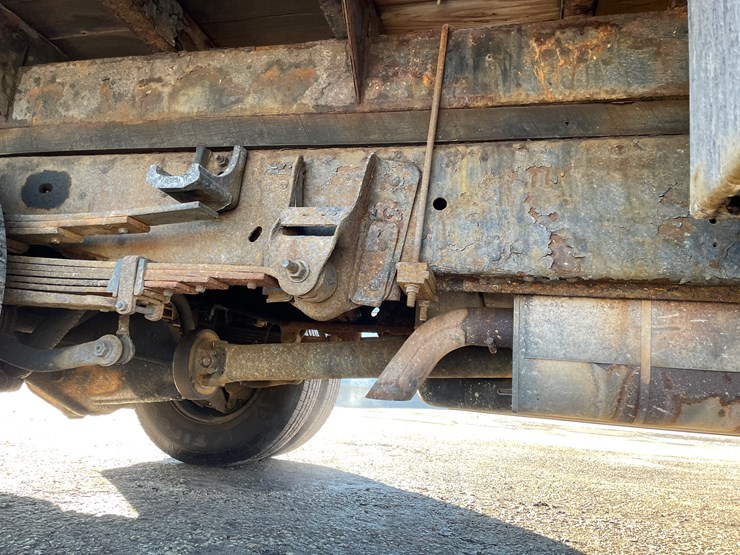 2005-chevrolet-3500-image-24