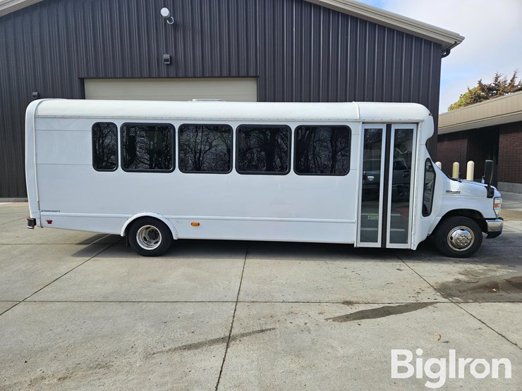 2016-ford-e450-image-4