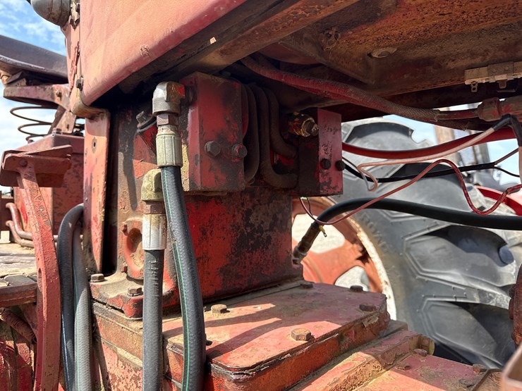 #75-•-mccormick-farmall-450-tractor-933-inv#-42875-image-20