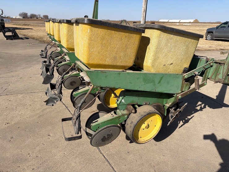 john-deere-7000-image-10