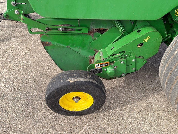 john-deere-568-image-11