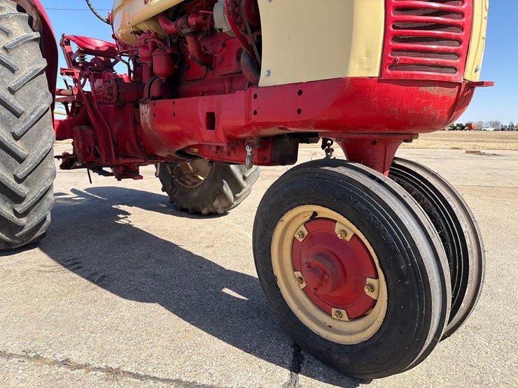 black-hawk-tractor-image-20