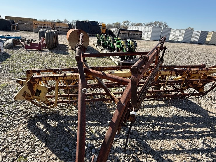 new-holland-256-image-22