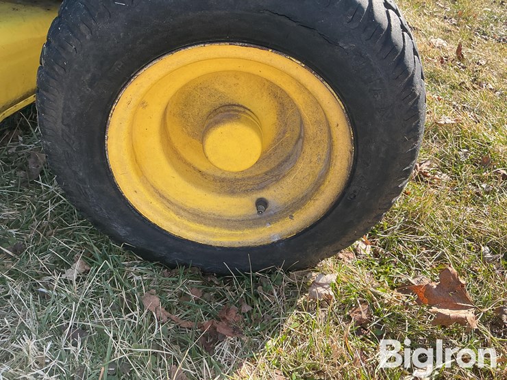 john-deere-345-image-18