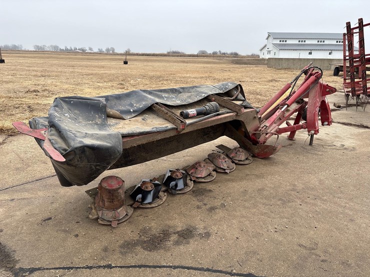 2014-new-holland-h6740-image-3