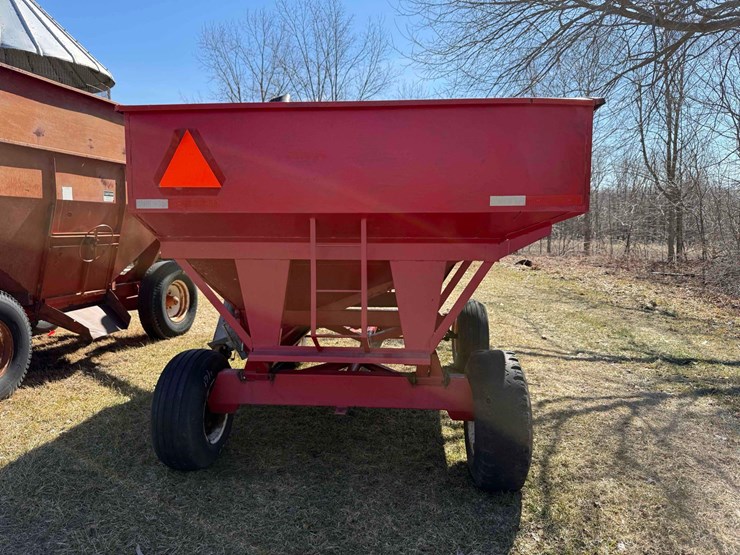 gravity-wagon-with-auger-image-3