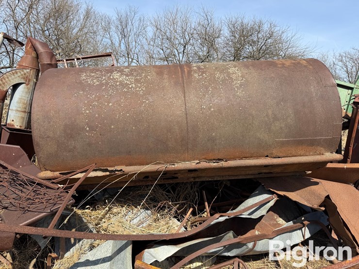 farm-scrap-metal-pile-image-19