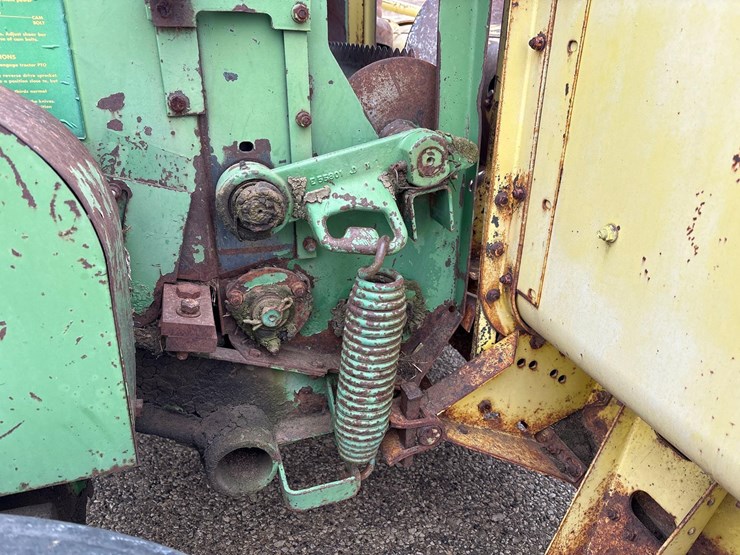 john-deere-3800-image-11