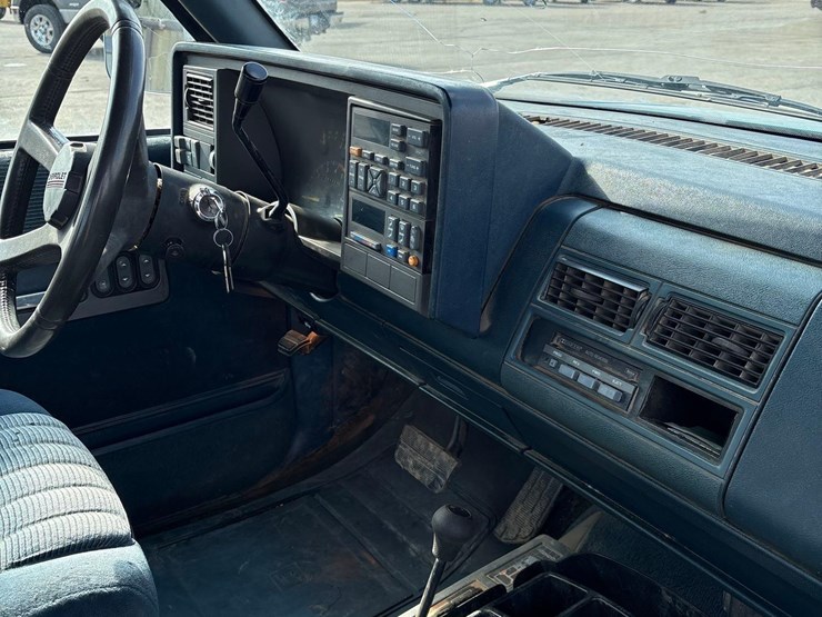 1994-chevrolet-silverado-1500-image-57