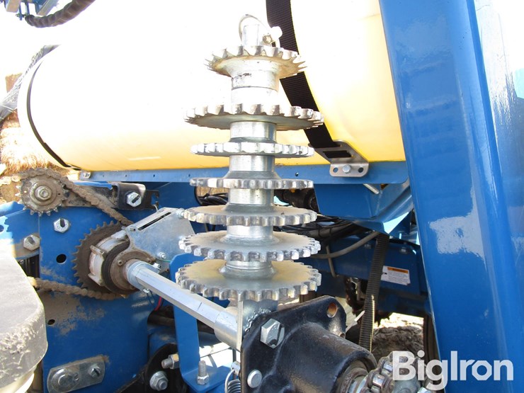 2023-kinze-3205-image-16