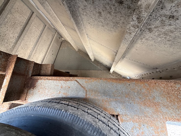 1995-cornhusker-hopper-bottom-image-33