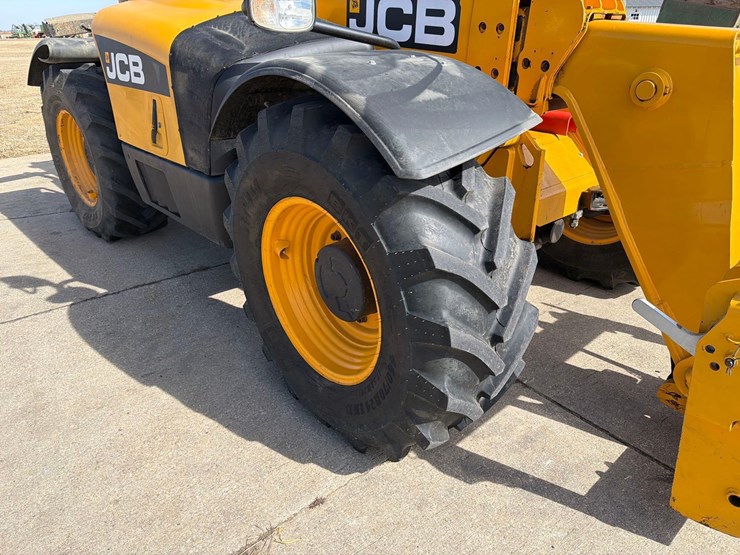 2012-jcb-535-95-image-12