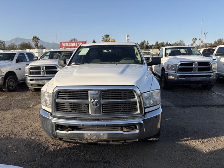 2012-dodge-2500-image-5