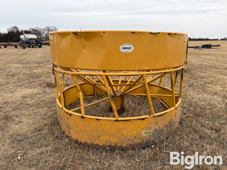 sioux-hanging-bale-feeder-image-5