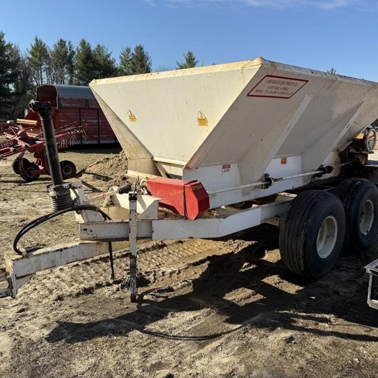 Chandler Lime/Fertilizer Spreader
