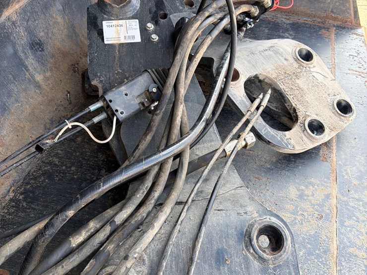 2013-new-holland-855tl-image-14