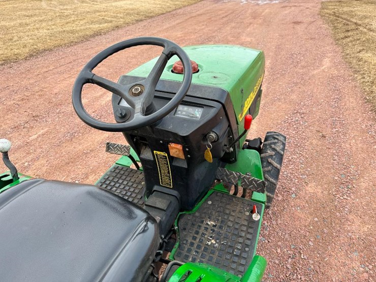 john-deere-4100-image-25