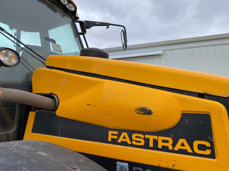 jcb-fast-trac-2140-image-21