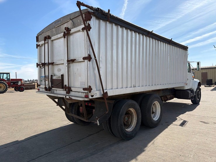 1990-international-4900-image-4