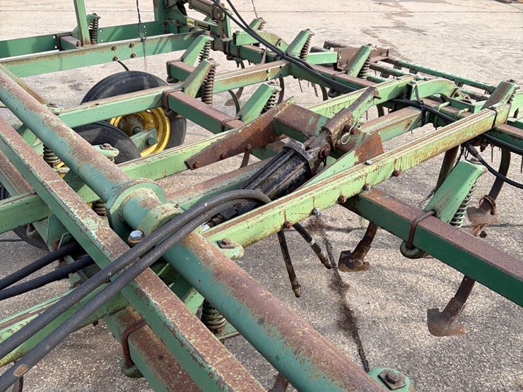 john-deere-1010-image-24