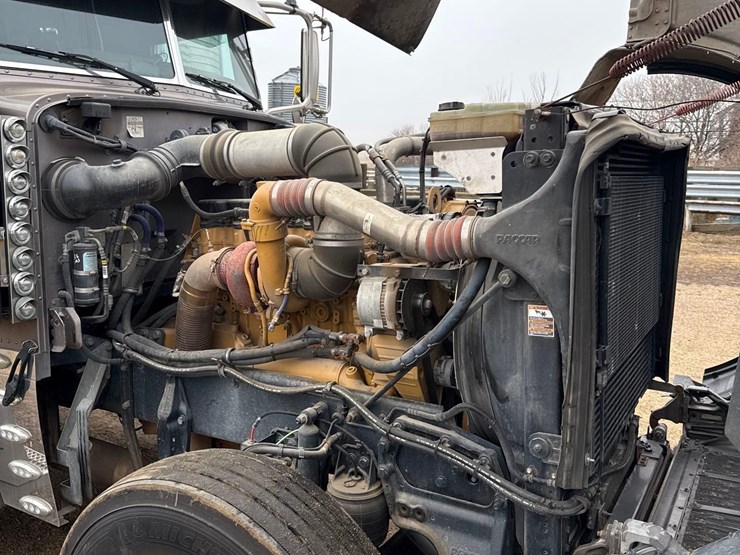 2016-peterbilt-389-image-118