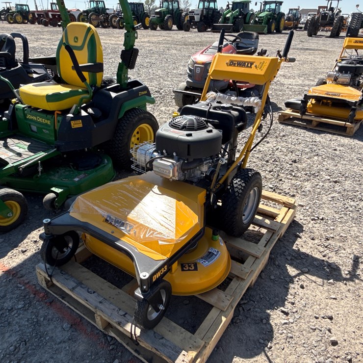 #35 • Unused 2022 Dewalt E1050 33" Push Mower 22032229 INV# 41148