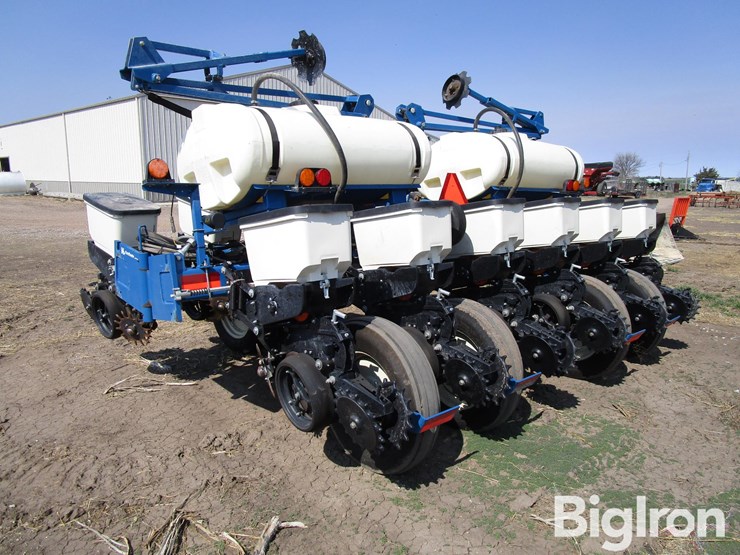 2023-kinze-3205-image-7